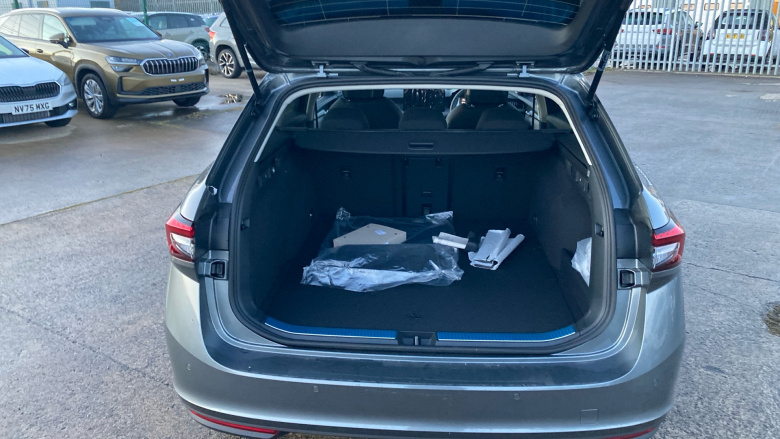 Skoda Superb 1.5 TSI iV SE Technology DSG 5dr Estate